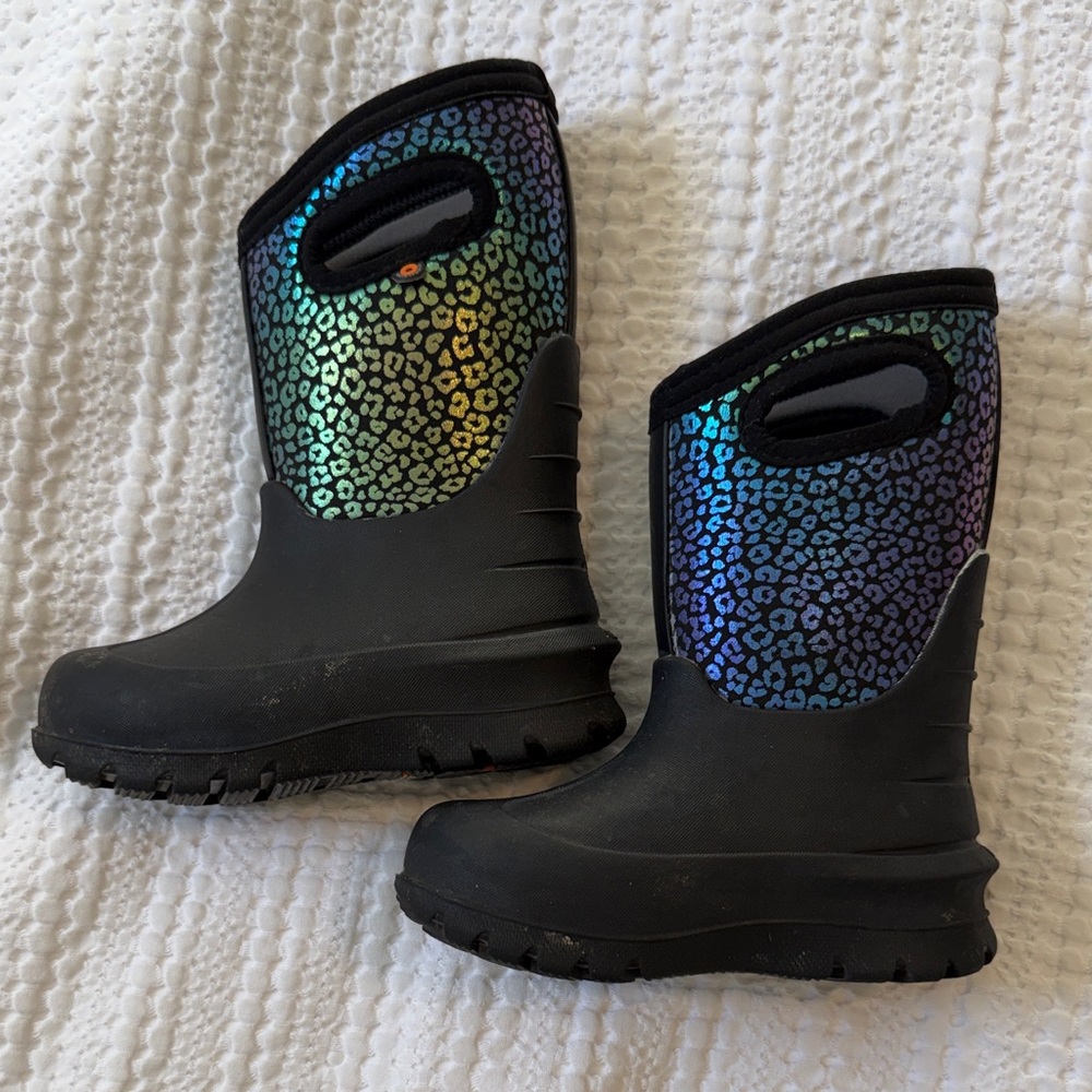 Bogs Neoclassic Kids Boots with Rainbow Leopard Print